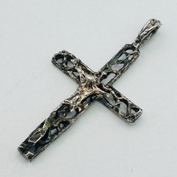 Sterling Silver Hammered Crucifix Pendant Vintage Coloring 1.04 G