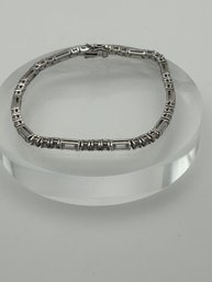 Sterling Silver Bracelet With Rectangle Rhinestone Accents. 11.59g