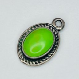 USA Sterling Oval Pendant, Vibrant, Green Stone, 1.66 G