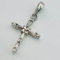 JC Sterling Silver Cross Pendant Was Clear Stones 1.12 G