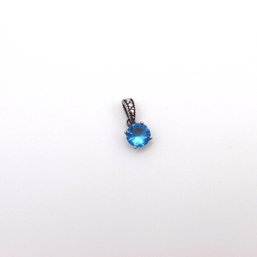 Sterling Light Blue Glass Stone Pendant. 0.6g