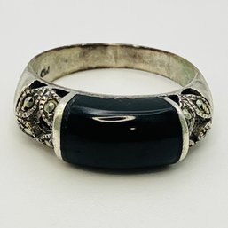 CW, MARCASITE, Sterling Silver Black Centered Ring, Size 7.5, 4.00 G