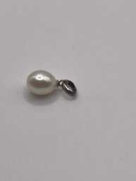 Sterling Pendant With White Bead .71g