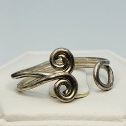 Sterling Silver Swirl Disconnected Ring, Size 3.5, 1.35 G