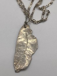 Sterling Necklace With Leaf -shaped Pendant  6.44g   23'long