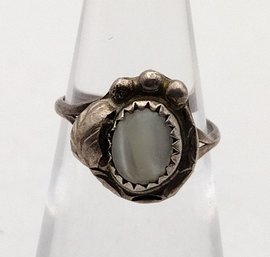 Mother Of Pearl Sterling Silver Ring Size 4