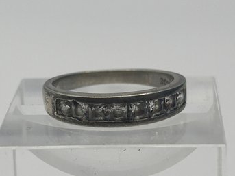 Sterling Silver Ring With Inset Glass Stones. Size 6.  2.63 G
