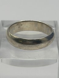 Sterling Silver Ring. Size 8.5.   4.61 G