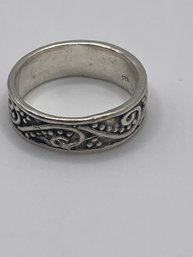 Sterling Ring With Spiral Pattern  5.6g   Sz. 8.5