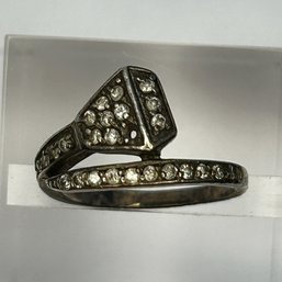 Sterling Silver Ring With Clear Stones Size 7, 2.88 G