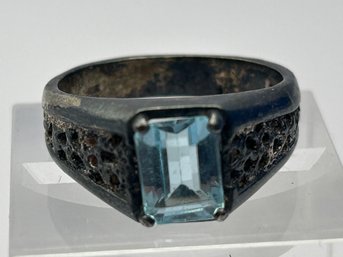 Sterling Silver Ring With Topaz Colored Rectangular Stone. Some Tarnish. See Pictures Size 10, 7.24 G