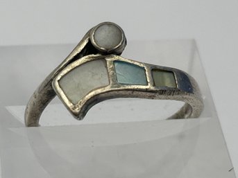 Sterling Silver Ring With Colored Stones Size 7, 3.92 G