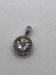 Sterling Circle Pendant With Gems  1.64g