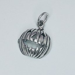 Sterling Silver Jack-o-lantern Pendant 1.37 G