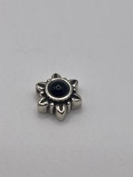 THAILAND Sterling Flower Pendant With Black Bead 2.69g