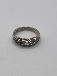Sterling Ring With Ornate Open Work Design 1.67g  Size 6.5