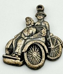 CAT Carriage Ride Charm 3.40g