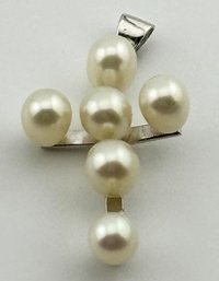 Sterling Cross Pendant With Pearl Beads 1.16g