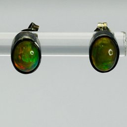 Sterling Silver Stud Earring With Green- Yellow Stone, 1.48 G