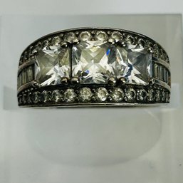 Sterling Silver Ring With Clear Stone Channel Design And Three Clear Central Stones Size 9, 7.26 G