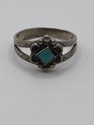 Sterling Ring With Turquoise Inlay   2.38g     Sz. 6