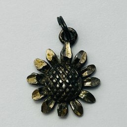 Sterling Silver Sunflower Pendant, 1.37 G