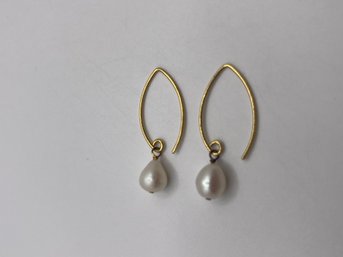 Sterling Earrings With White Beads  2.13g