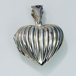Sterling Silver Heart Pendant Locket,  Ribbed With Gold And Silver Coloring 5.01 G