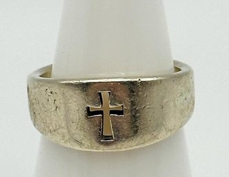 Sterling Band With Cross Cut-out 5.08g  Size 5.25