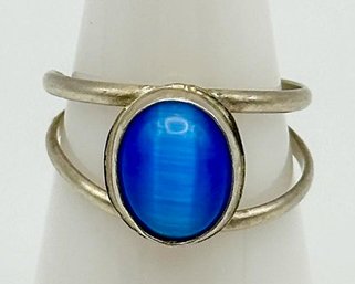 Sterling Ring With Cobalt Blue Center Stone 2.59g  Size 6