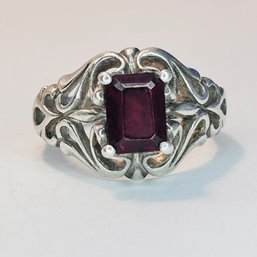 DO Sterling, Silver Ring With Red Stone And Filigree Detail Size 7, 4.66 G
