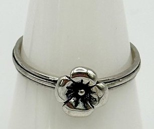 Sterling Ring With Flower 1.59g Size 8