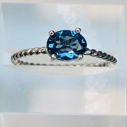 Sterling Silver Twisted Band With Blue Stone Size 11 1.97 G
