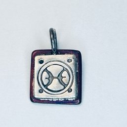 Sterling Silver Box Shaped Pendant With Design 1.18 G