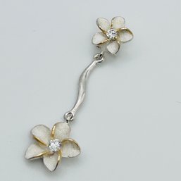 A Sterling Silver Double Flower Pendant 1.41 G