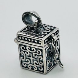 Sterling Silver Box Pendant Opens And Closes Intricate Linked Detail 7.1 G