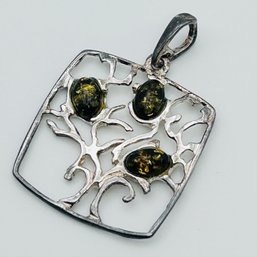 Sterling Silver Tree Pendant Amber Detail 1.97 G