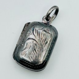 Sterling Silver Locket Etched Detail 2.9 G