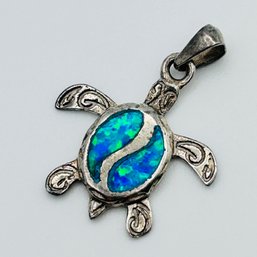 Sterling Silver Turtle Pendant 1.36 G