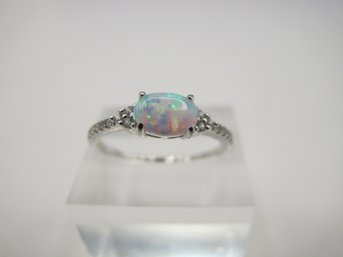 Sterling Ring With Opalescent Stone  1.44g  Size 7