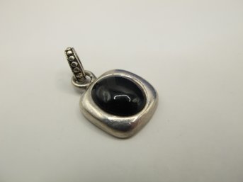 THAILAND Sterling Pendant With Black Stone 3.64g