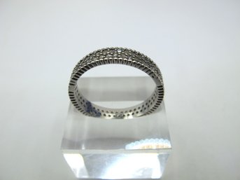Sterling Ring With Clear Rhinestones 2.91g  Size 9