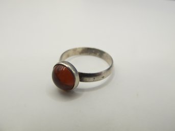 Sterling Ring With Amber Colored Center Stone 1.70g  Size 5.5