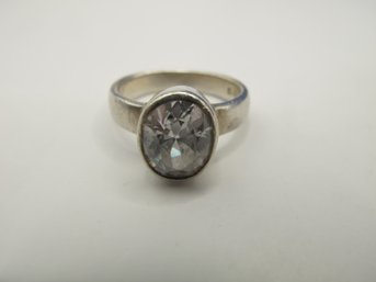 Sterling Ring With Clear Rhinestone Center 5.64g  Size 6