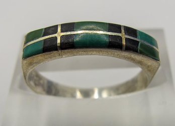 Sterling Ring With Green And Black Detail 1.72g  Size 5.5