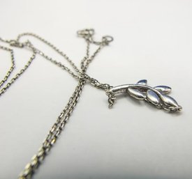Sterling Necklace With Petite Floral Pendant 1.06g