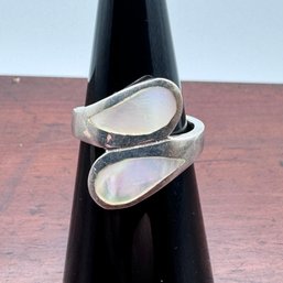 Inlaid Mother Of Pearl Ring - Sterling - 5.35 Grams