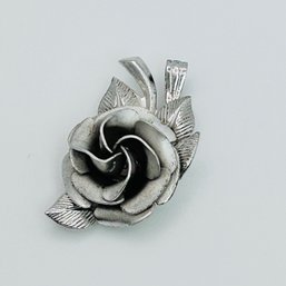 NC Sterling Silver Rose Pendant, 1.93 G