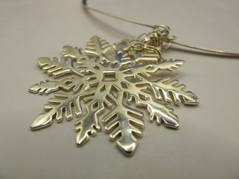 ITALY Sterling Necklace With Snowflake Pendant 13.77g