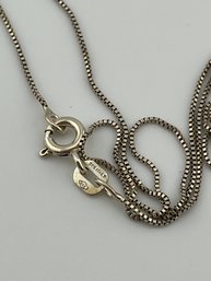 18 . Petite Sterling Chain .96g